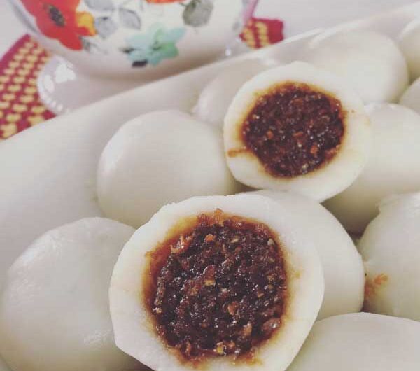 Kozhukattai / Rice Dumpling with Sweet Coconut filling